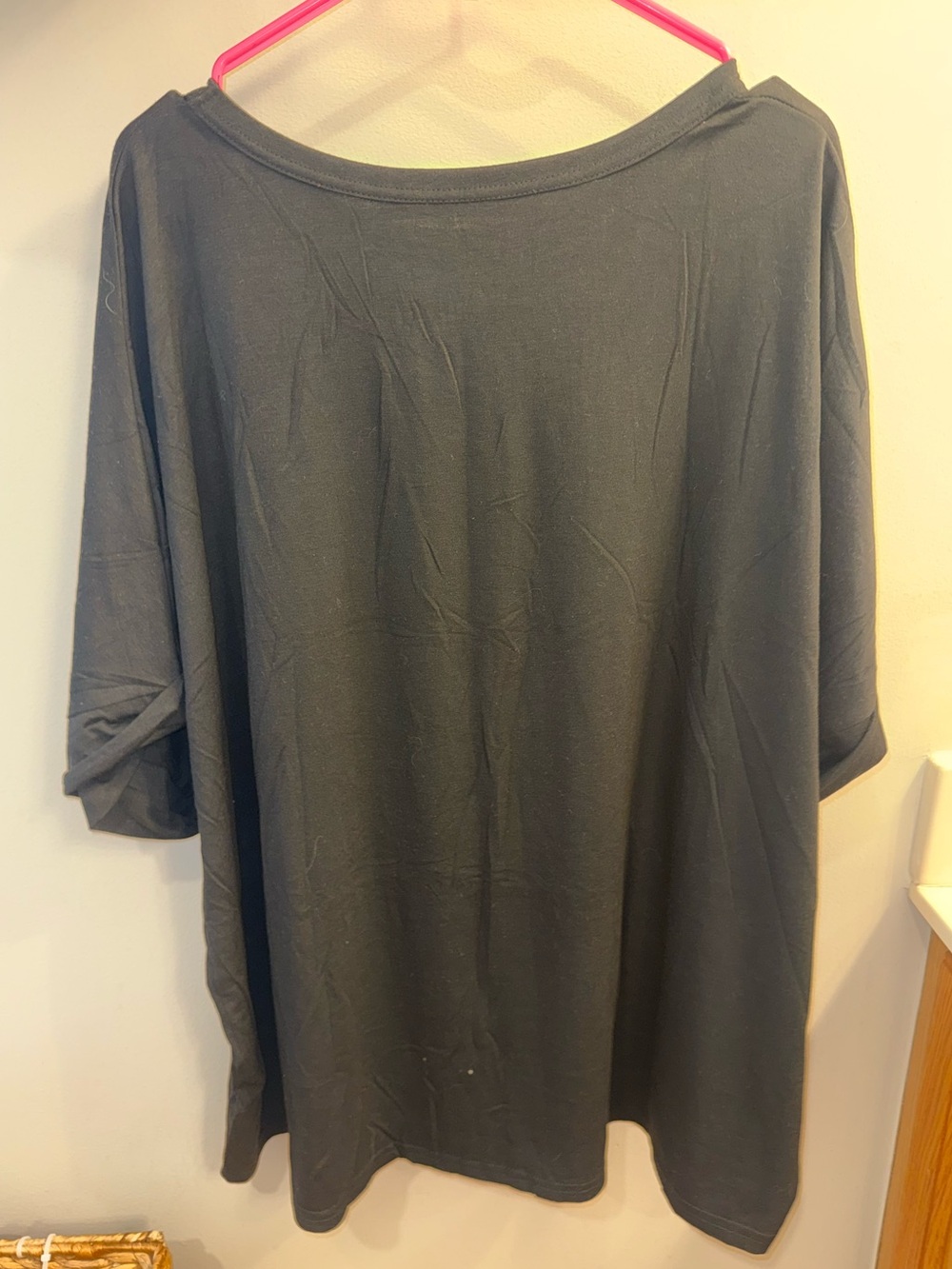 GeGekoko Black Oversized Tee - Picture 2 of 3